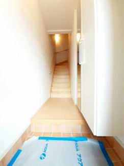 明るい玄関です