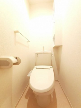 コンパクトで使いやすいトイレです