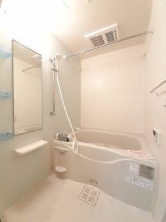 コンパクトで使いやすいお風呂です