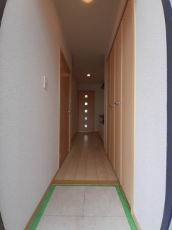 明るい玄関です