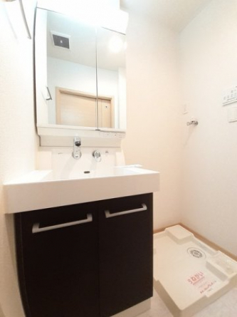 明るい洗面所です