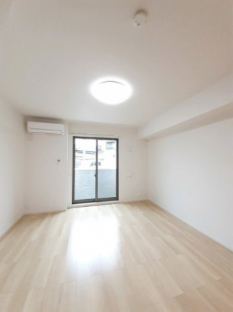 内装は落ち着いています