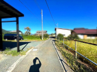 【前面道路含む現地写真】