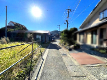 【前面道路含む現地写真】