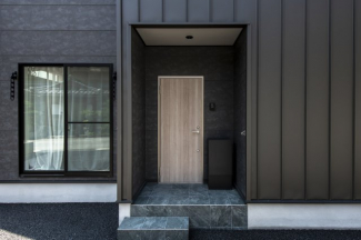 ペット用リードフックと宅配BOX付き。