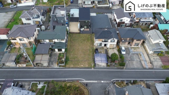 駐車場・資材置き場等に最適！
約81坪
平坦・更地