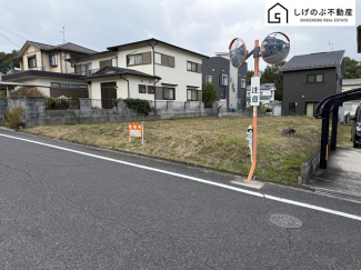 駐車場・資材置き場等に最適！
約81坪
平坦・更地