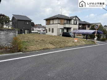 駐車場・資材置き場等に最適！
約81坪
平坦・更地