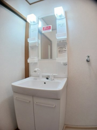 明るい洗面所です