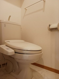 コンパクトで使いやすいトイレです