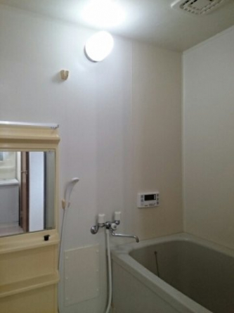 日々の疲れを癒すお風呂付です