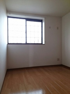 明るい色調の室内です