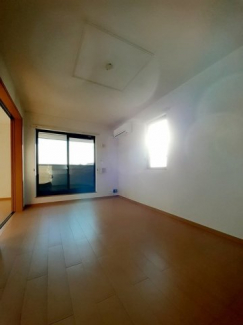 内装は落ち着いています