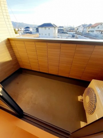 陽当たり良好なバルコニーです