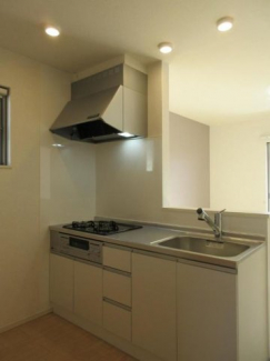 コンパクトなキッチンで掃除もラクラク