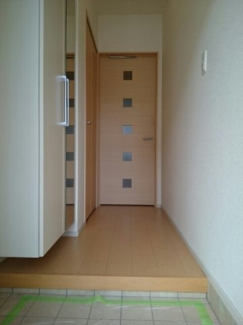 明るい玄関です