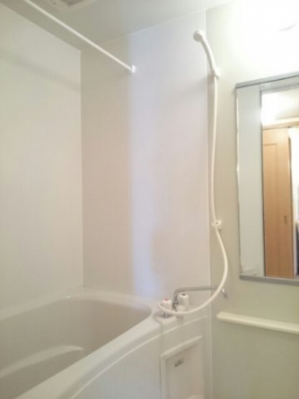 ゆったり過ごせるお風呂です