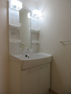 コンパクトで使いやすい洗面所