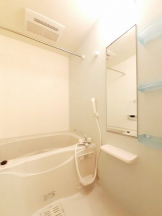 ゆったり過ごせるお風呂です