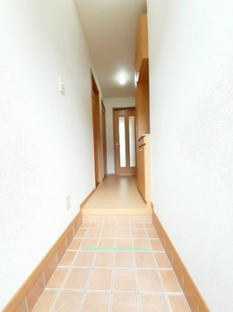 収納もある玄関です