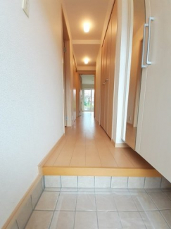 シンプルで使いやすい玄関です