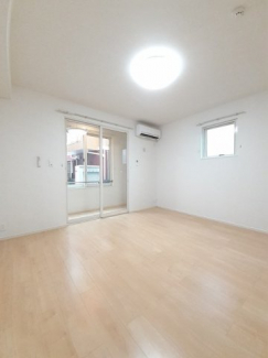 明るい色調の室内です