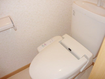コンパクトで使いやすいトイレです