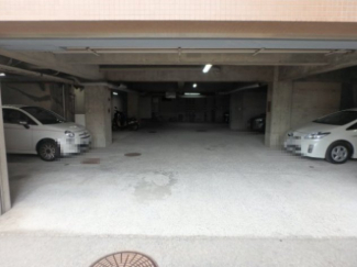 車をお持ちの方に嬉しい駐車場付きの物件です