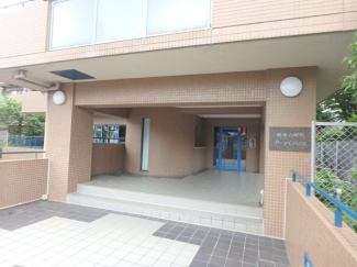 落ち着いたエントランスです