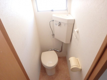 ゆったりとした空間のトイレです