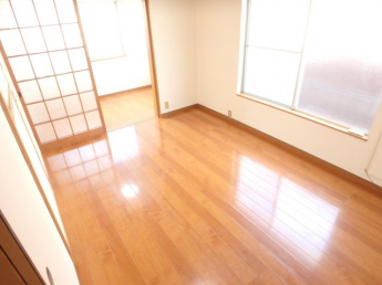 スタンダードな洋室です