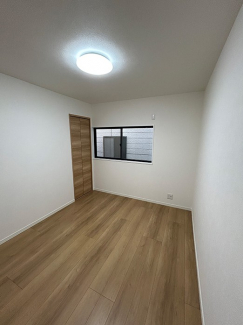 3階洋室5.7帖（真ん中）