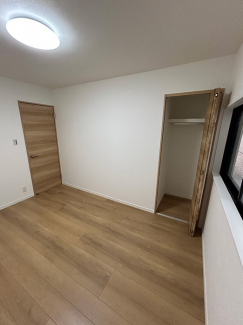 3階洋室5.7帖（真ん中）