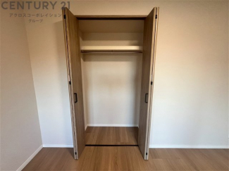 衣類やアクセサリー、小物類の収納が便利で整理整頓がしやすく、部屋の美観を保ちつつ、スペースを最大限に活用できます。衣服のしわやダメージを防ぎ、長持ちさせることができます。