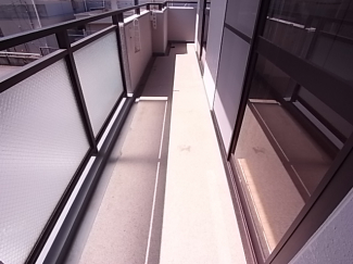 【バルコニー】