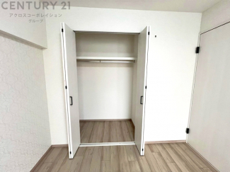 衣類やアクセサリー、小物類の収納が便利で整理整頓がしやすく、部屋の美観を保ちつつ、スペースを最大限に活用できます。衣服のしわやダメージを防ぎ、長持ちさせることができます。