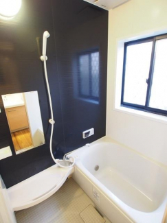 落ち着いた空間のお風呂です