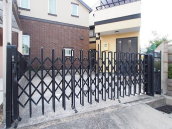 駐車場に車を止められます