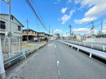 【前面道路含む現地写真】