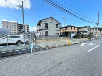 【前面道路含む現地写真】