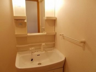忙しい朝には欠かせない洗面所です