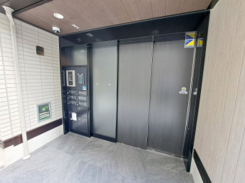 【エントランス】