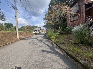 【前面道路含む現地写真】