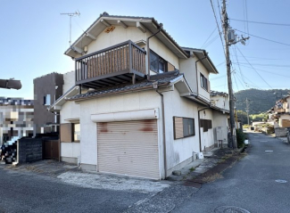 月額５５０００円で賃貸中！　利回り15.3% 

三方角地の為、陽当たり良好♪
６DKのゆとりある間取り　部屋数が多いので、大家族でも安心♪
車庫はシャッター付きで大切なお車も安心！