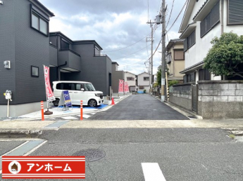 前面道路含む現地写真です
