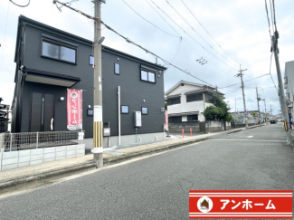 前面道路含む現地写真です