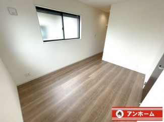 使い勝手のいい洋室です