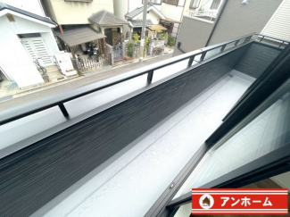 開放的で明るい空間を演出してくれるバルコニーです