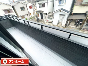 落ち着いた時間を過ごせるバルコニーです