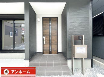 ゆったりとした玄関です